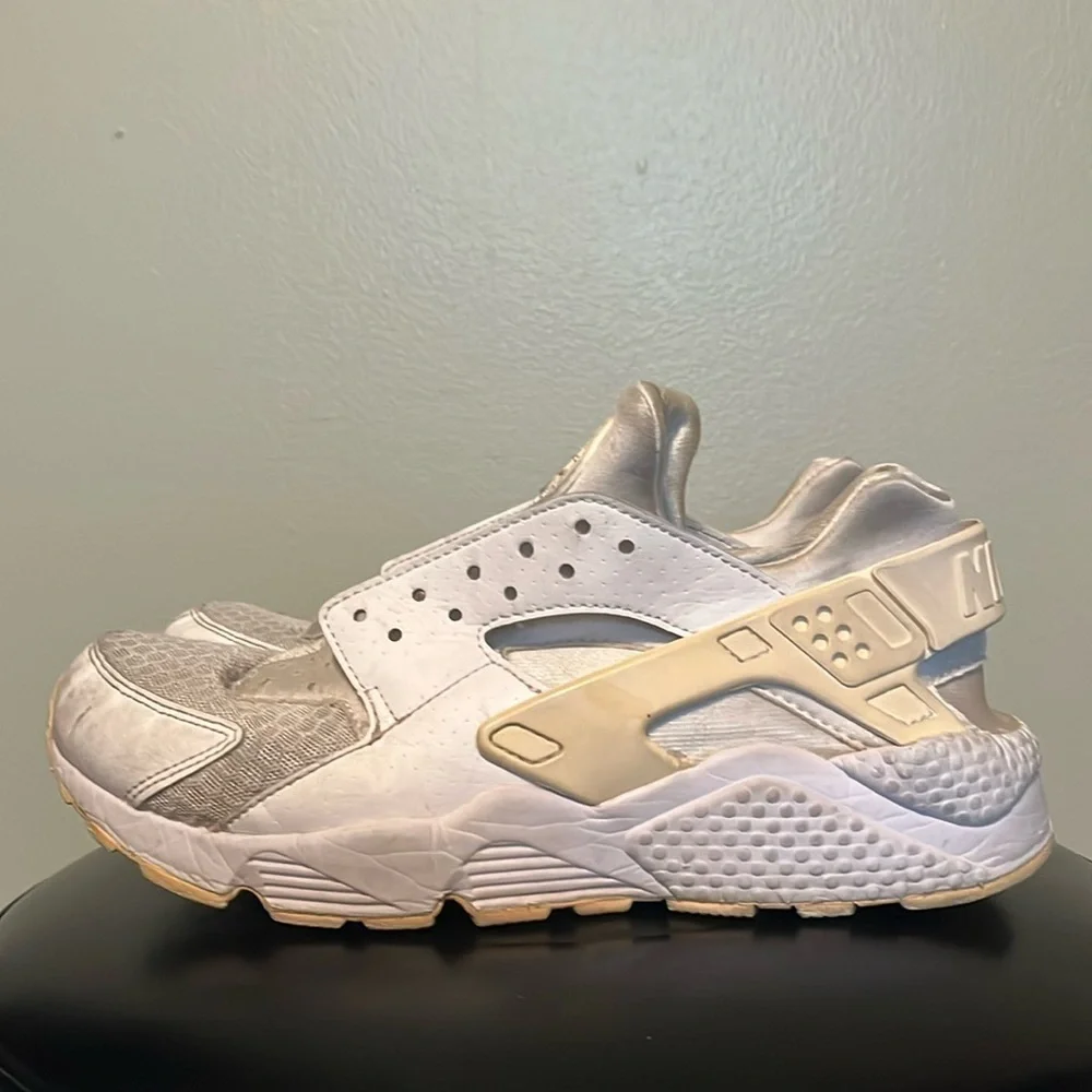 Nike Air Huarache Sneakers Prm Oatmeal Khaki Sail Gum Size 8.5